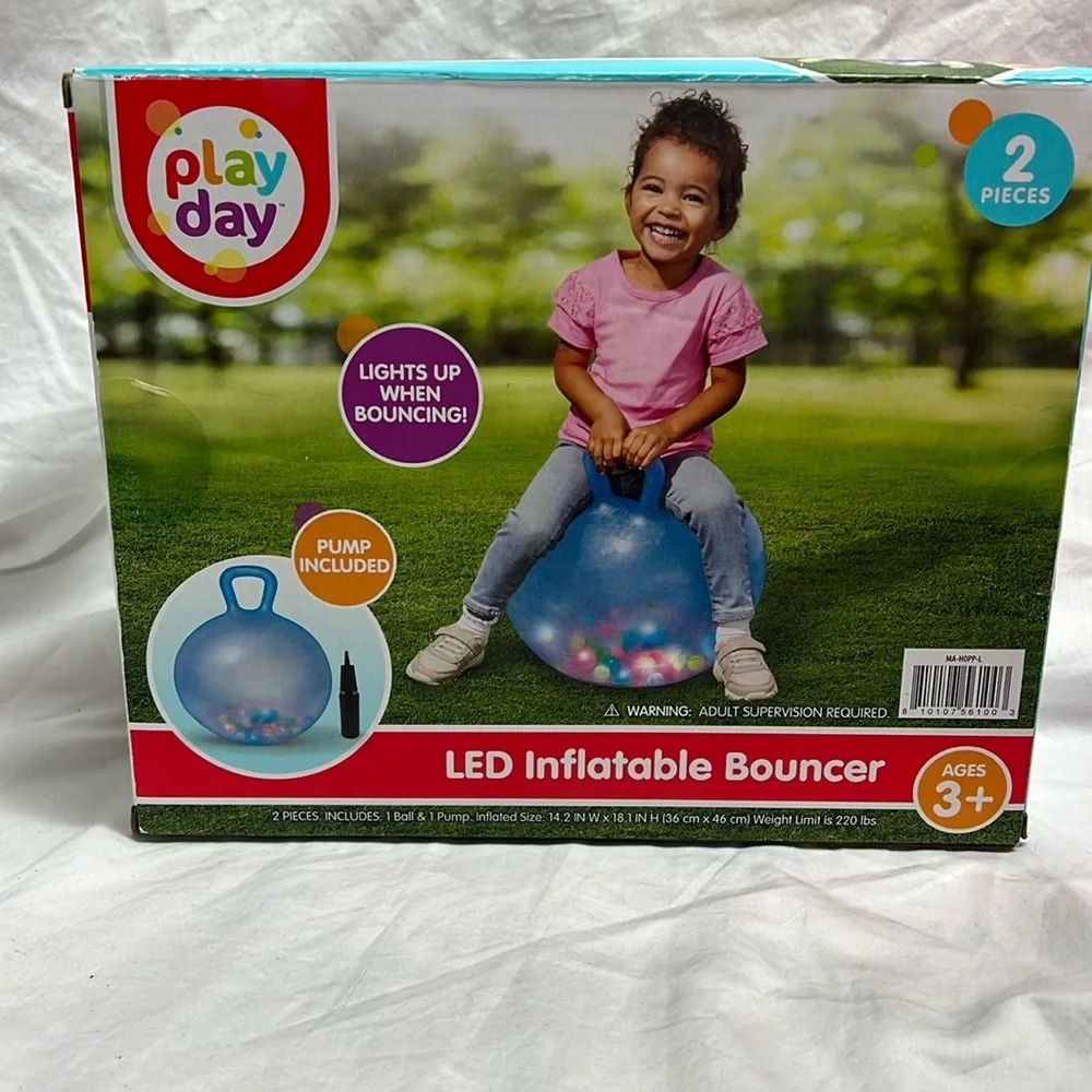 Bouncer ball light up with pump